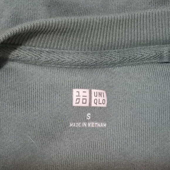 Uniqlo Bundle of Tops - Women's Size Small - Sweater and Sweatshirt - Picture 7 of 7